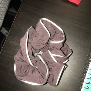 Lululemon Light Lcks Scrunchie